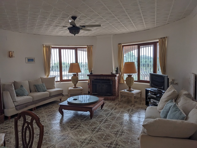 PXL 20230904 082036752