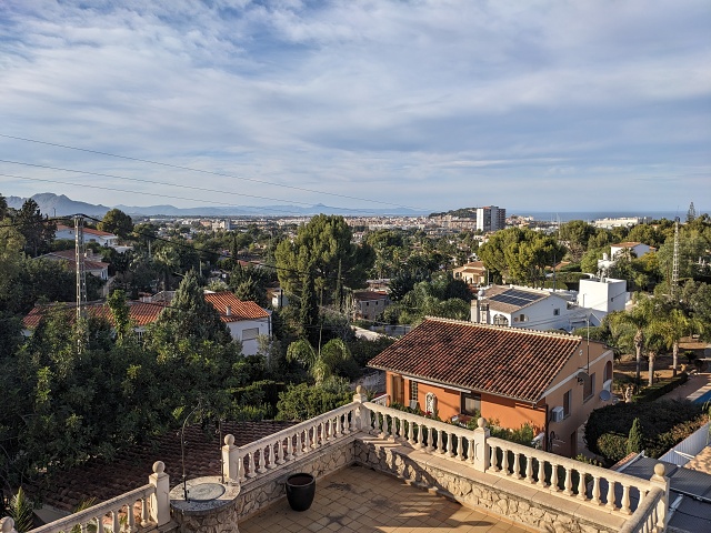 PXL 20231212 142333142